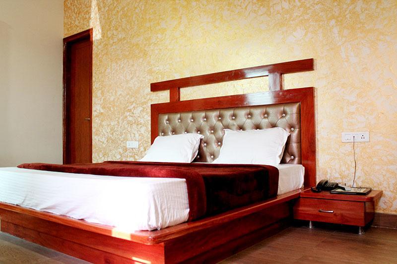 Grace Hotel Karnāl 外观 照片