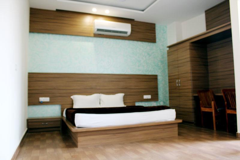 Grace Hotel Karnāl 外观 照片