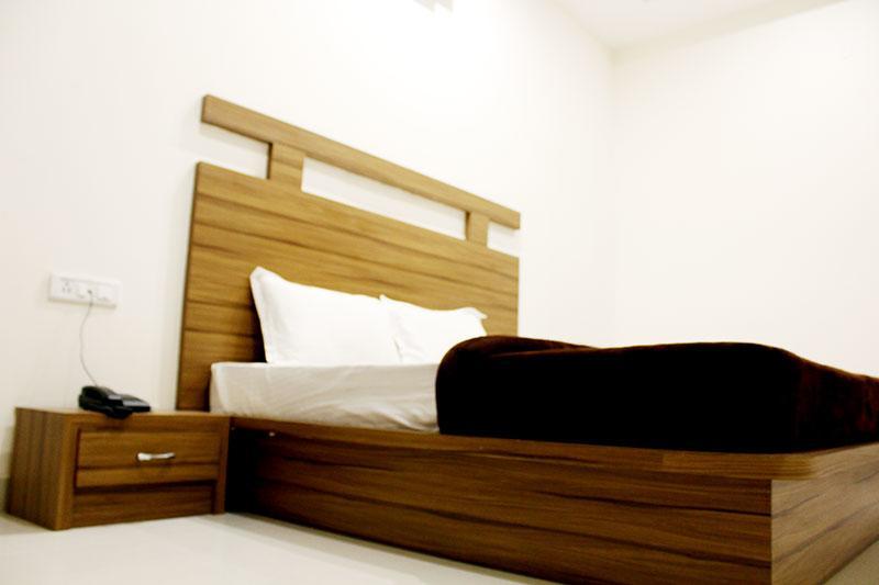 Grace Hotel Karnāl 外观 照片