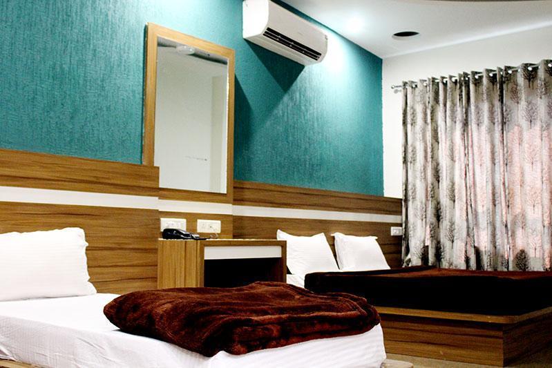 Grace Hotel Karnāl 外观 照片