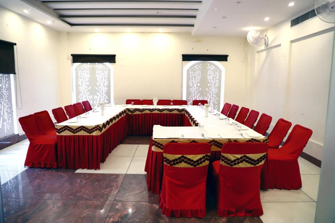 Grace Hotel Karnāl 外观 照片